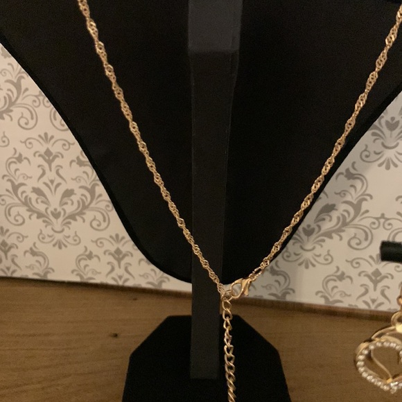 4/$20 NIP 3pc Heart Rhinestone Set - Picture 6 of 6